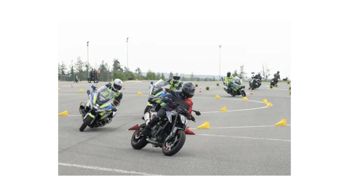 Učme se přežít: Kurzy pro motorkáře v roce 2026