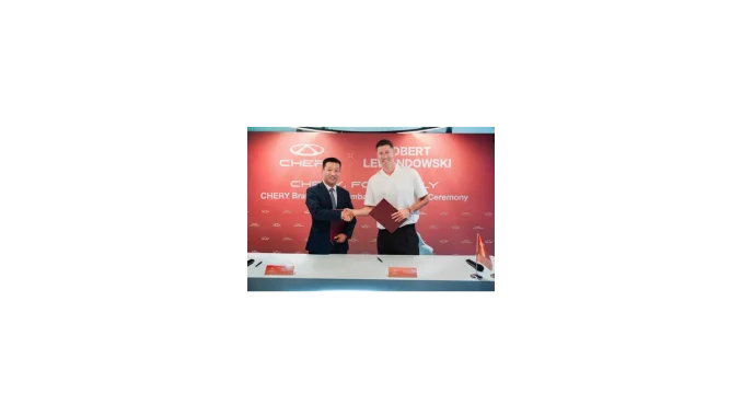 Robert Lewandowski nově reprezentuje značku CHERY