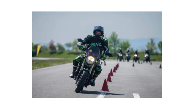 Motorkáři volí praxi před teorií ve vzdělávání